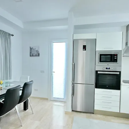 Family Mosaico With Private Heated Pool, Bbq & Wifi By Holidays Vila Costa Adeje (Tenerife)